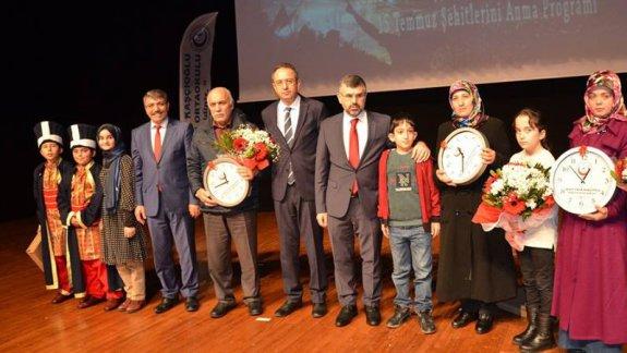 "15 Temmuz Şehitlerini Unutmuyor Unutturmuyor."